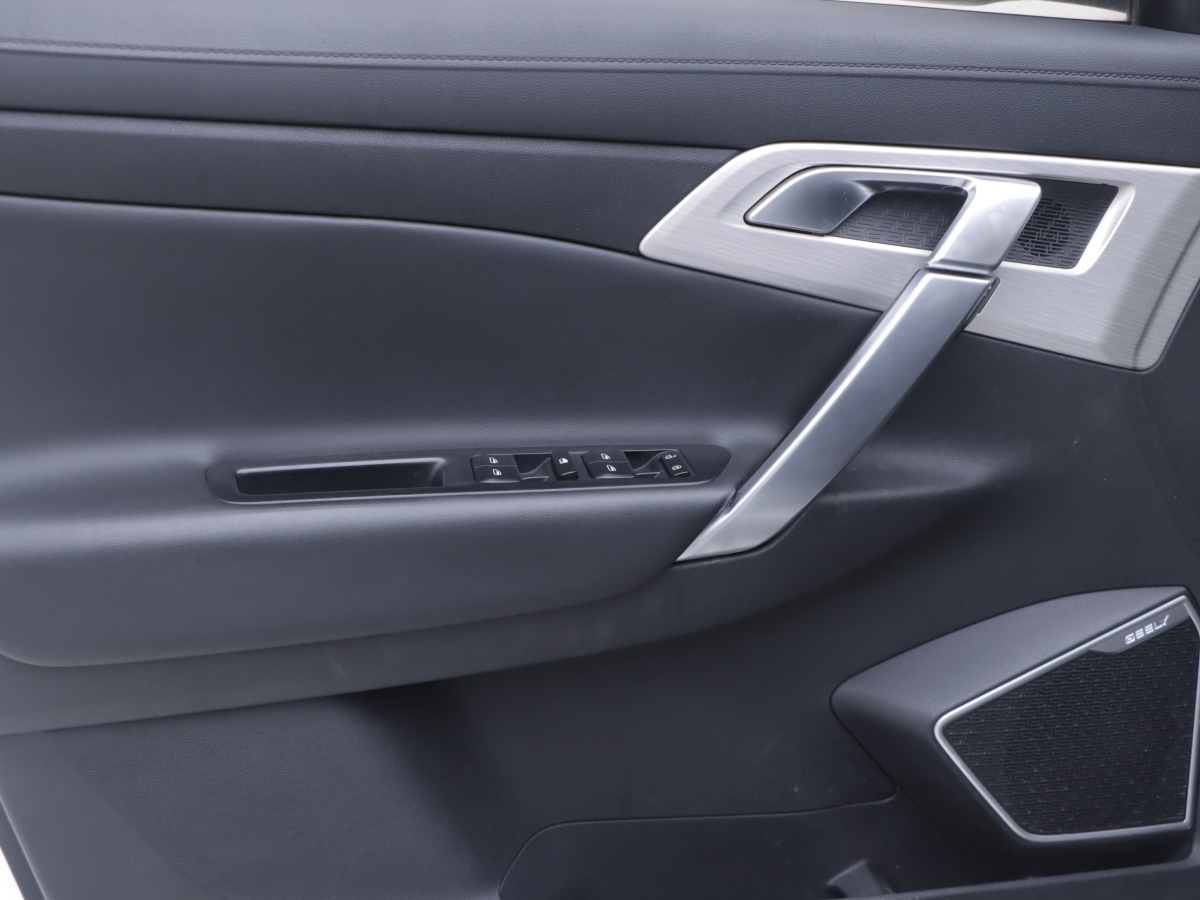 GEELY Boyue 2018 immagine di auto #6