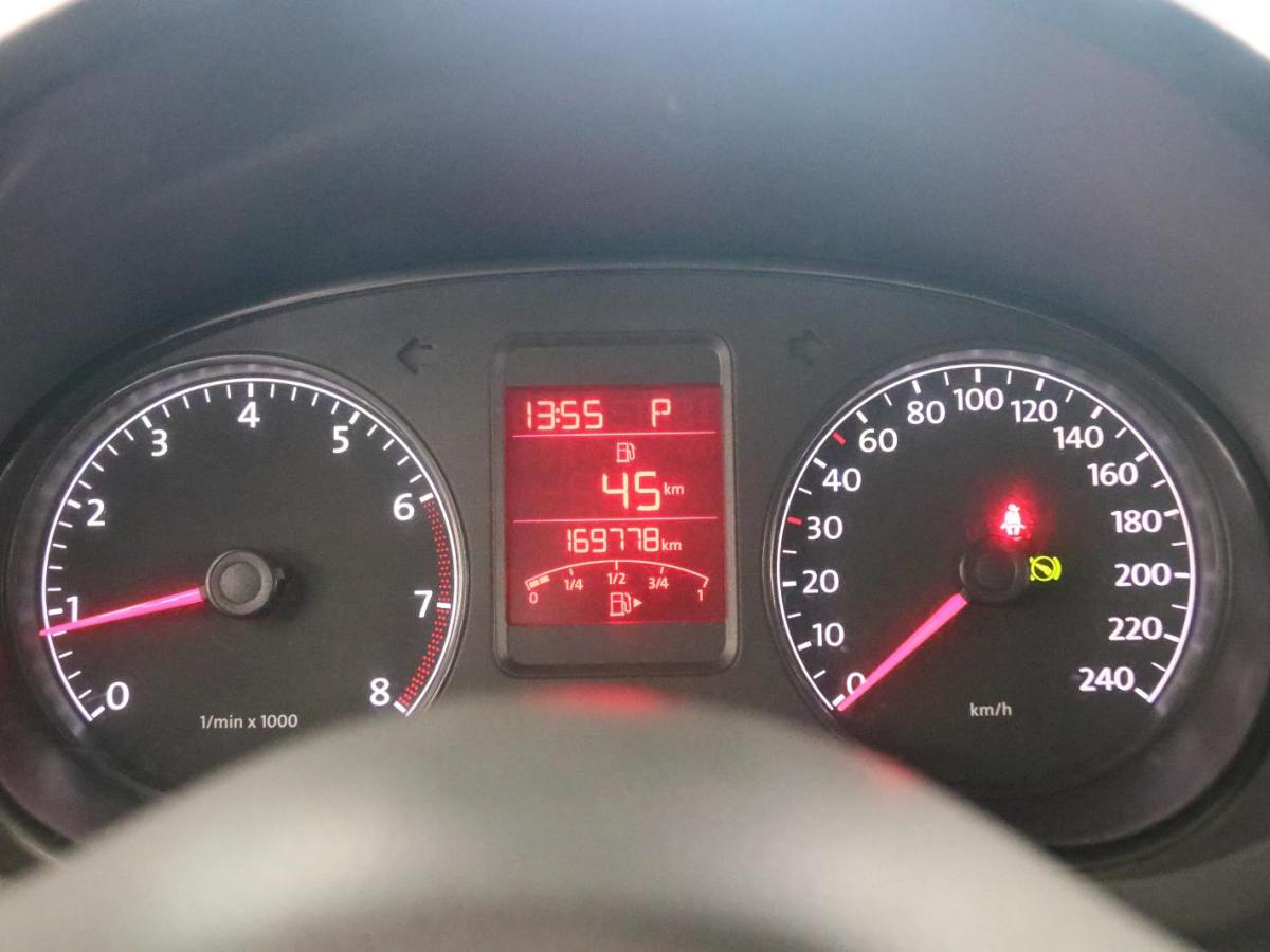 Volkswagen Polo 2014 car image #6