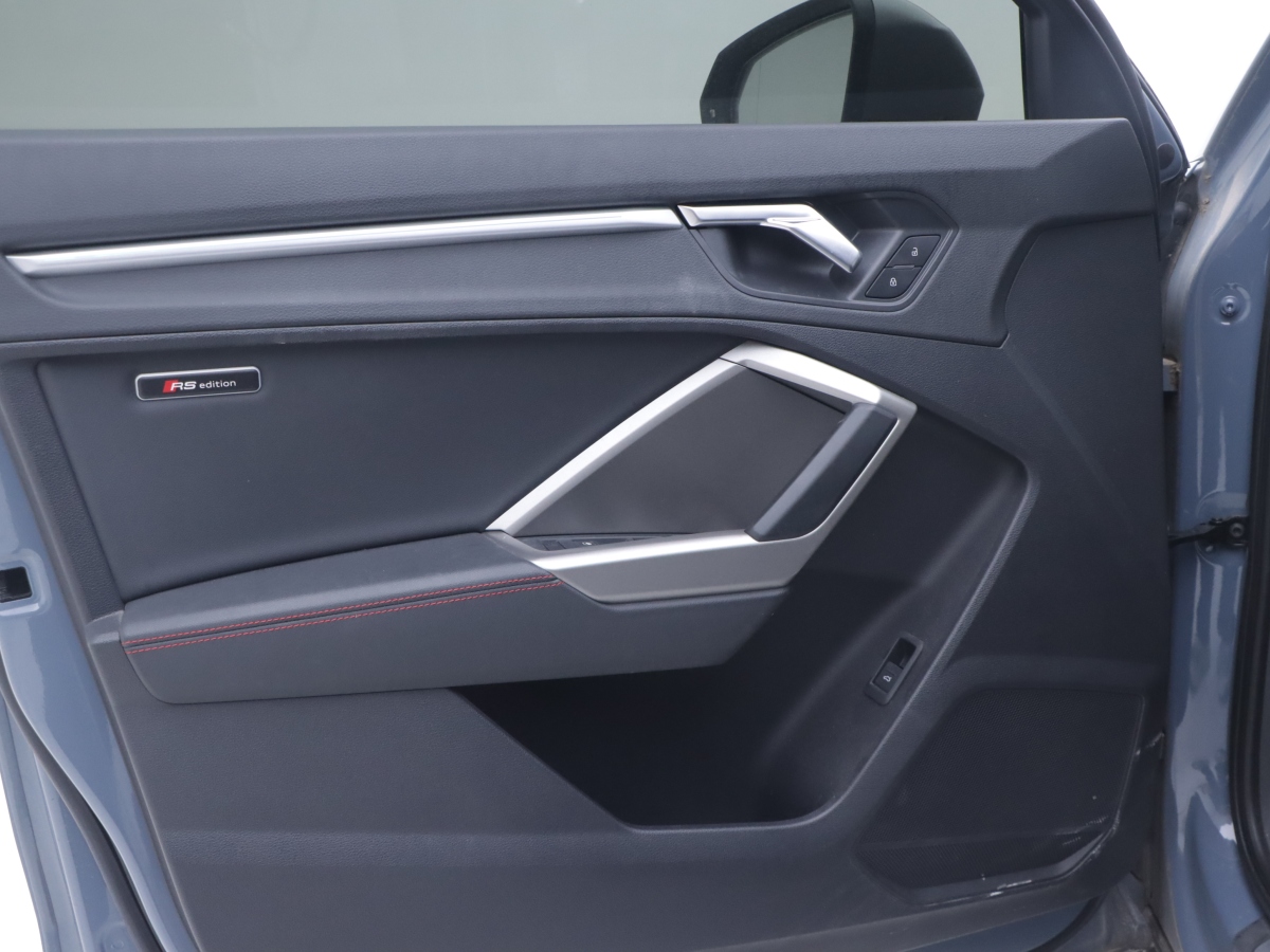 Audi Q3 2022 car image #6