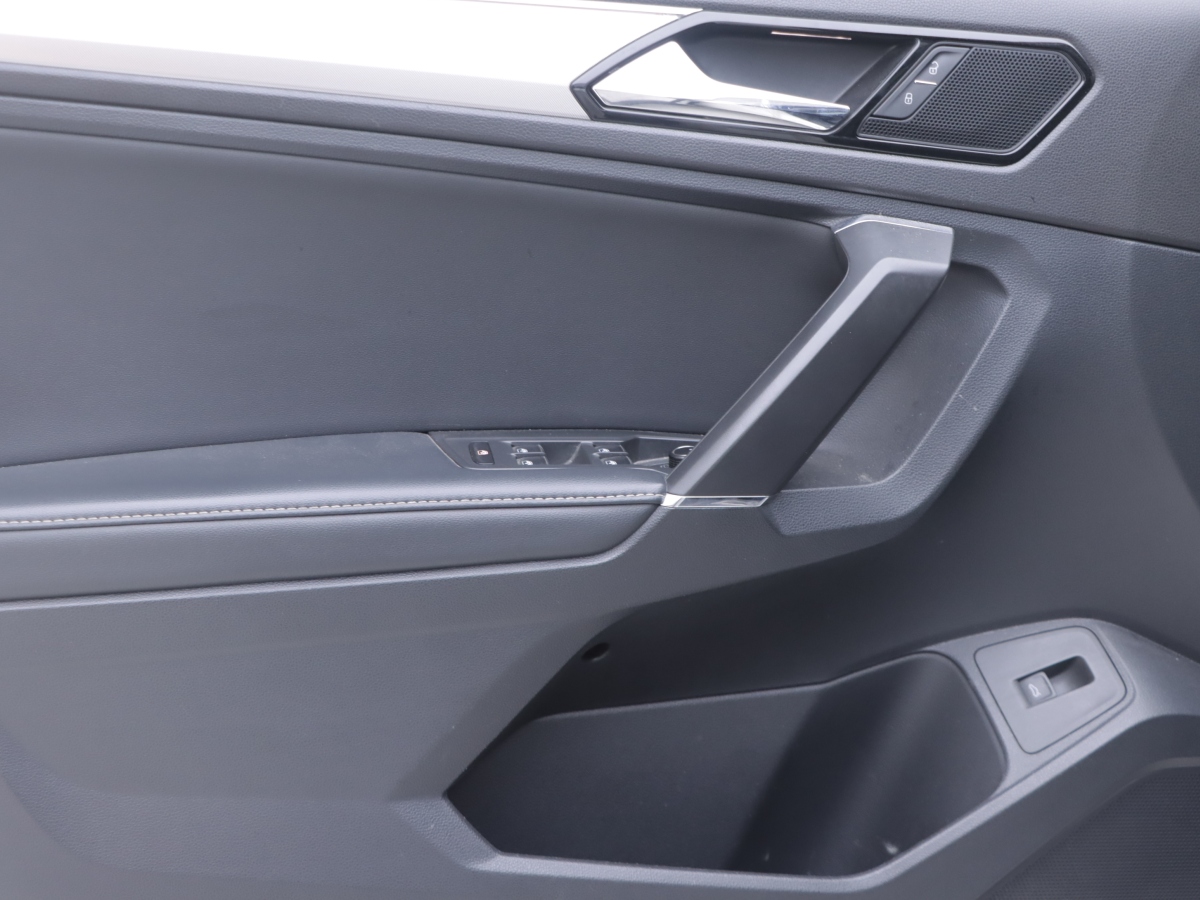 Volkswagen Tiguan X 2018 car image #6