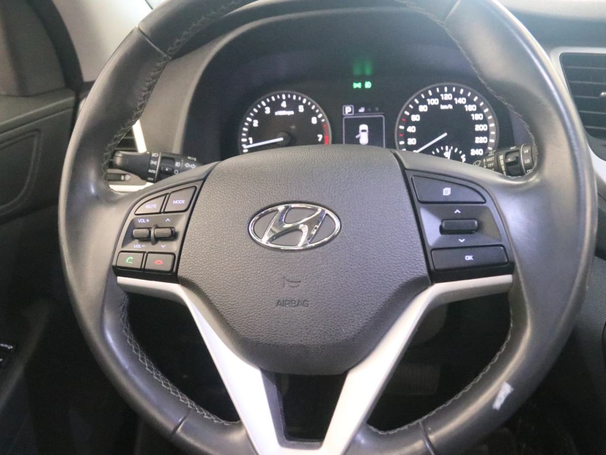 Hyundai Tucson 2015 car image #6