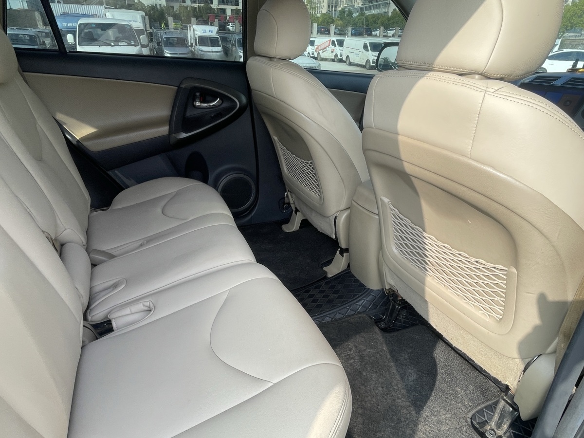 Toyota RAV4 2016 imagen de coche #6