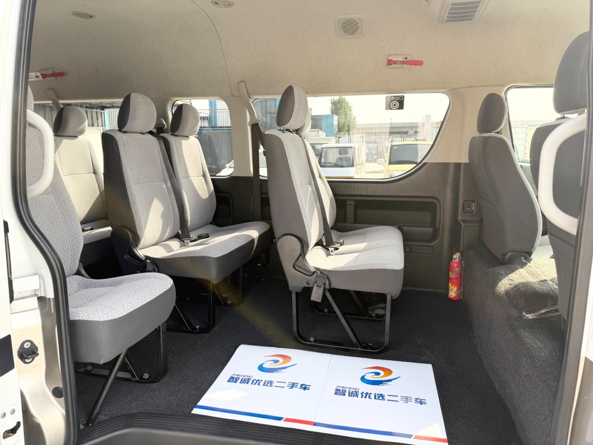 Toyota Hiace 2015 immagine di auto #6