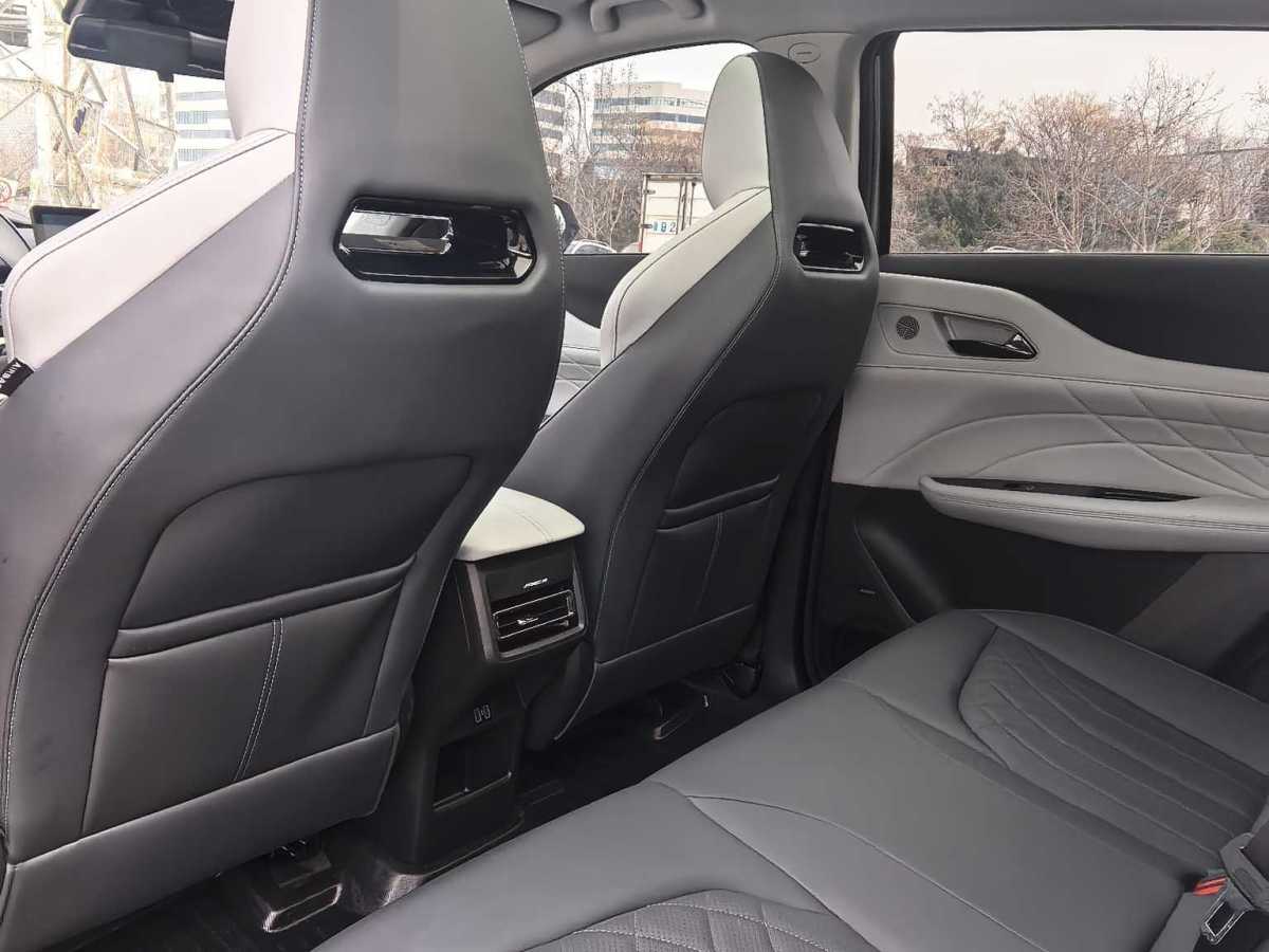 Changan UNI-Z PHEV 2024 car image #6