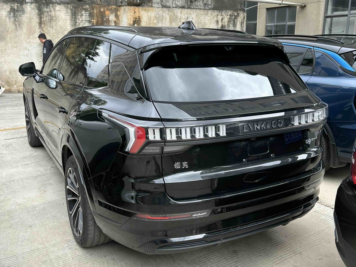 Lynk & Co 09 EM-P 2025 car image #6