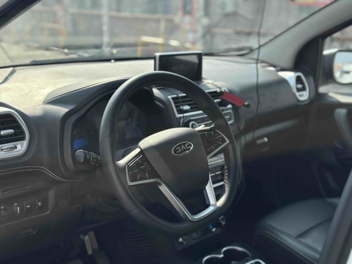 JAC 2019 car image #6