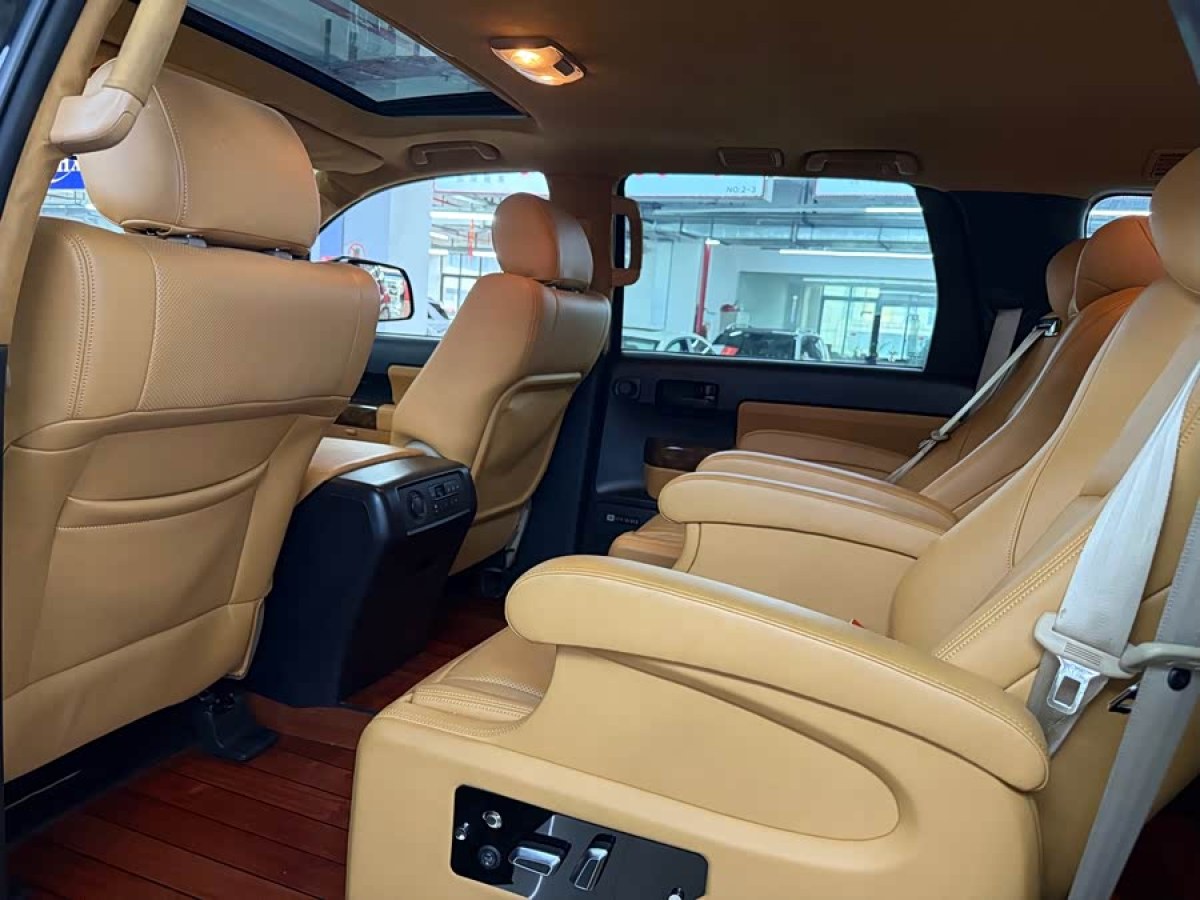 Toyota Sequoia 2016 image de voiture #6