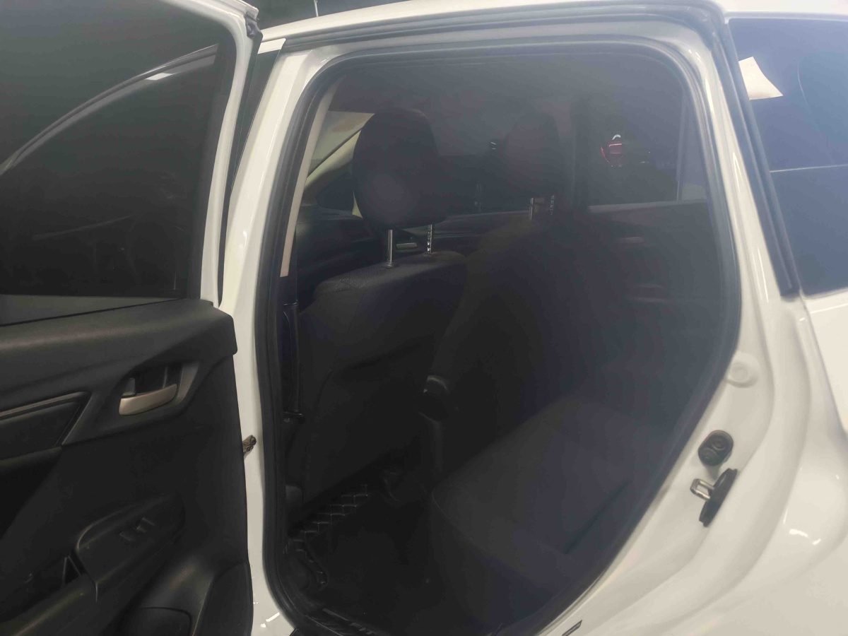 Honda Fit 2018 صورة سيارة #6