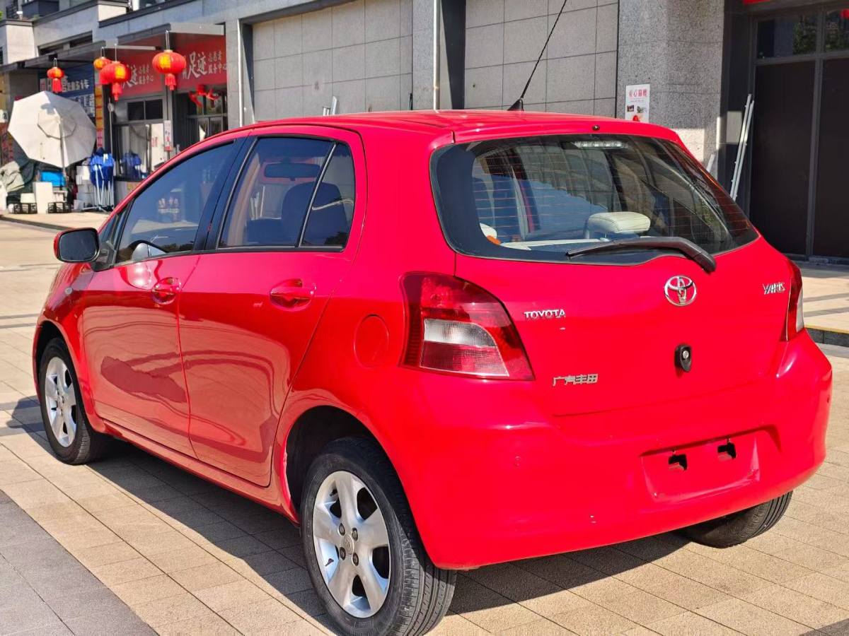 Toyota Yaris 2011 изображение автомобиля #6