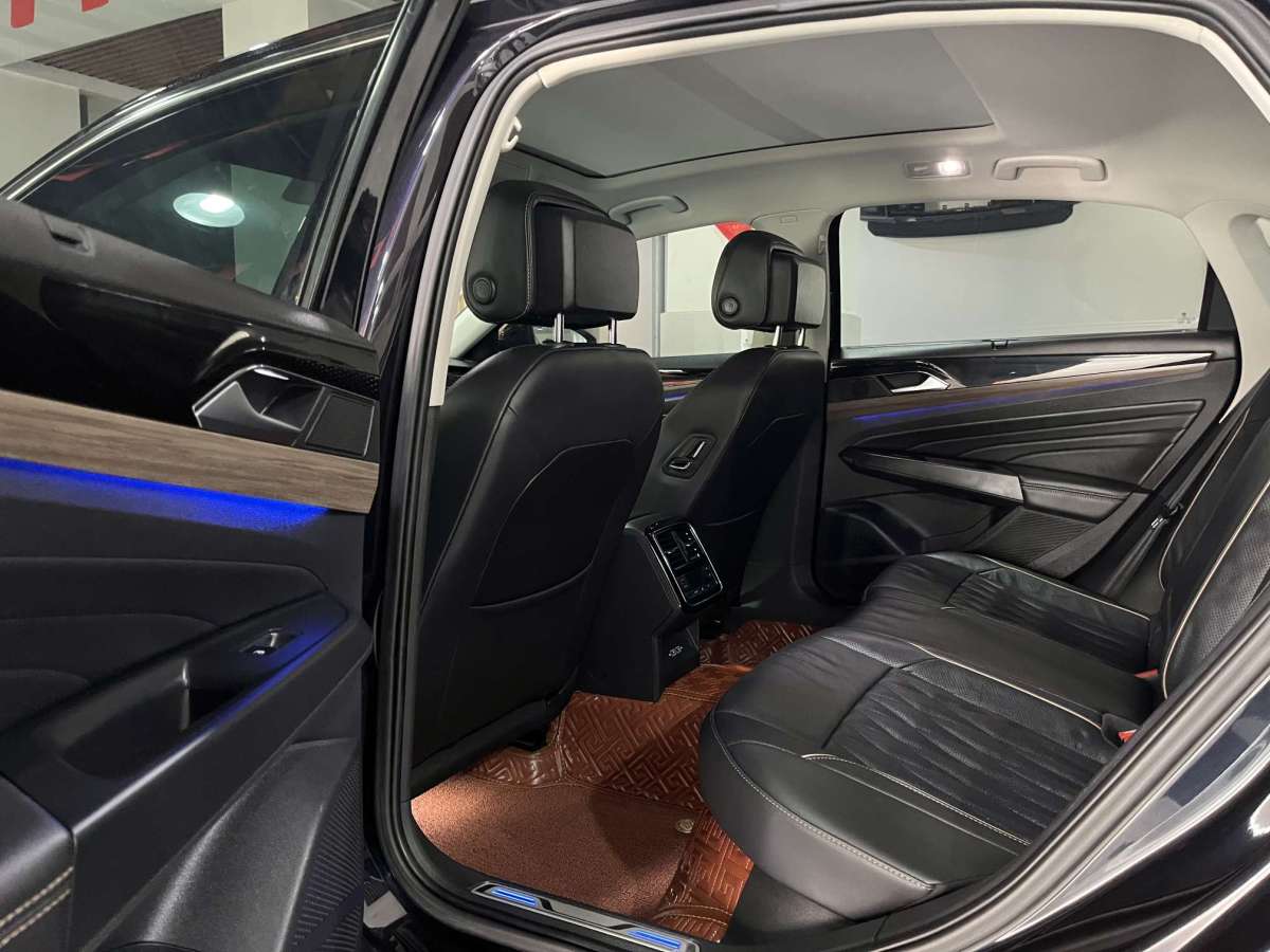Volkswagen 2019 car image #6
