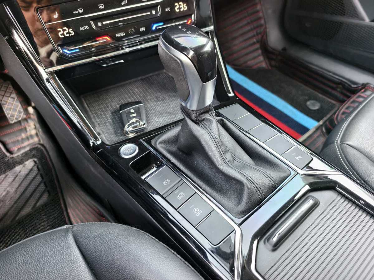 Volkswagen Passat 2023 car image #6