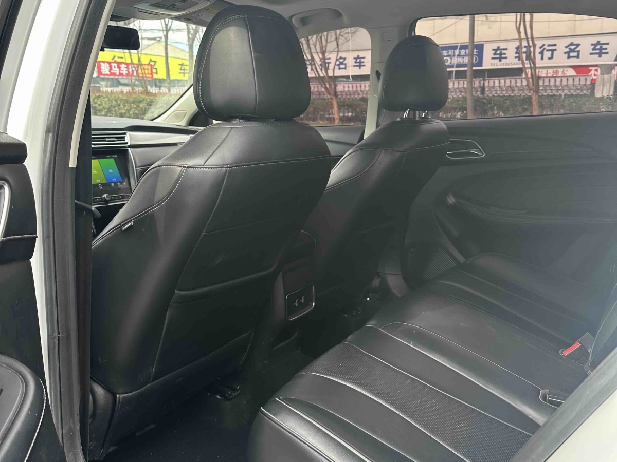 Roewe i5 2019 изображение автомобиля #6