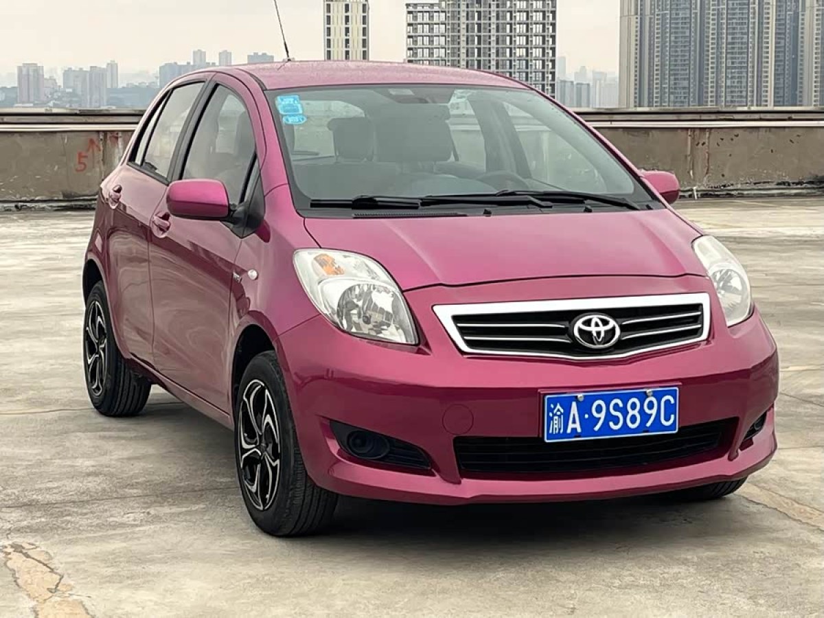 Toyota Yaris 2013 car image #6