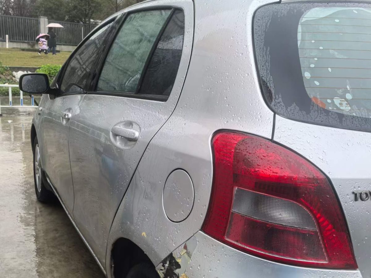 Toyota Yaris 2009 car image #6