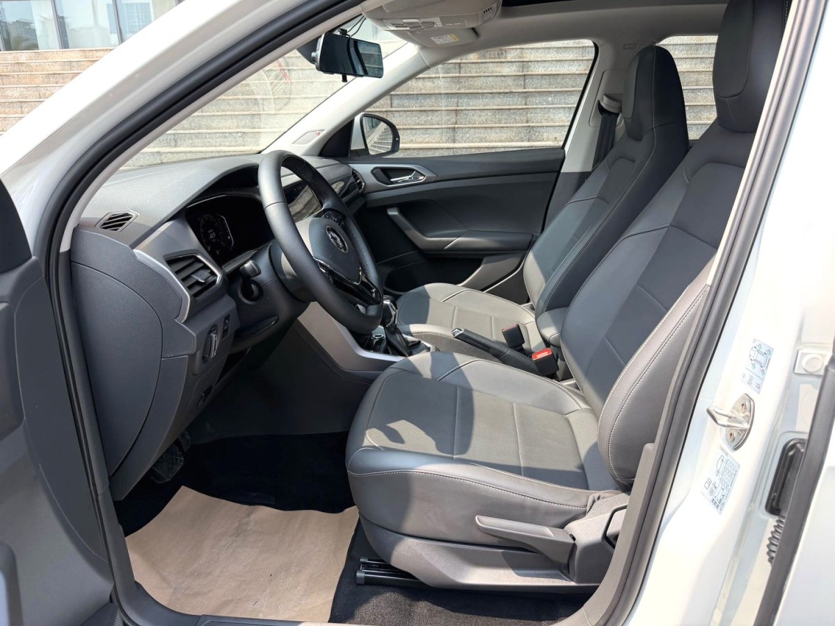 Volkswagen T-Cross 2021 car image #6