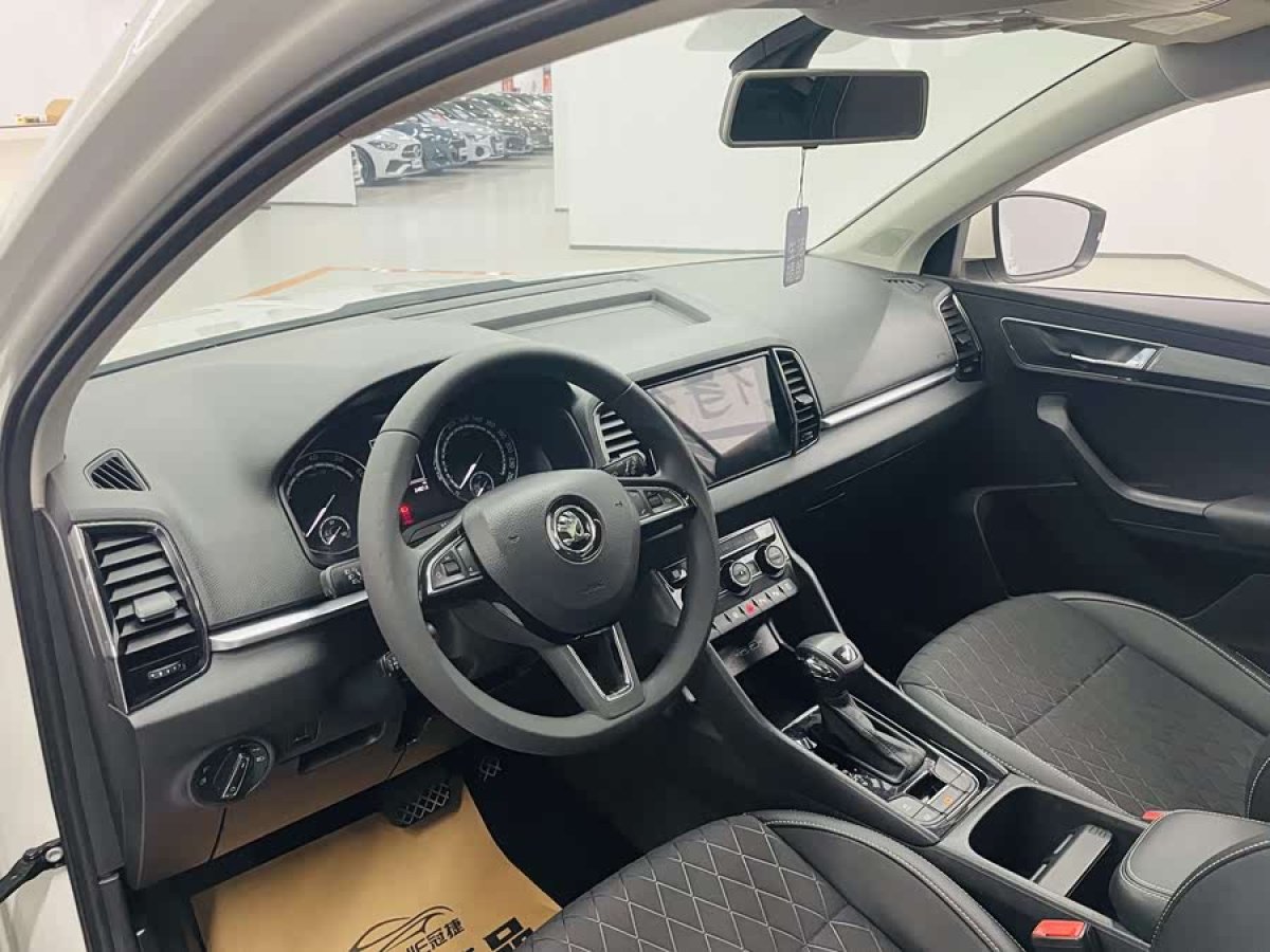 Skoda Karoq 2020 car image #6