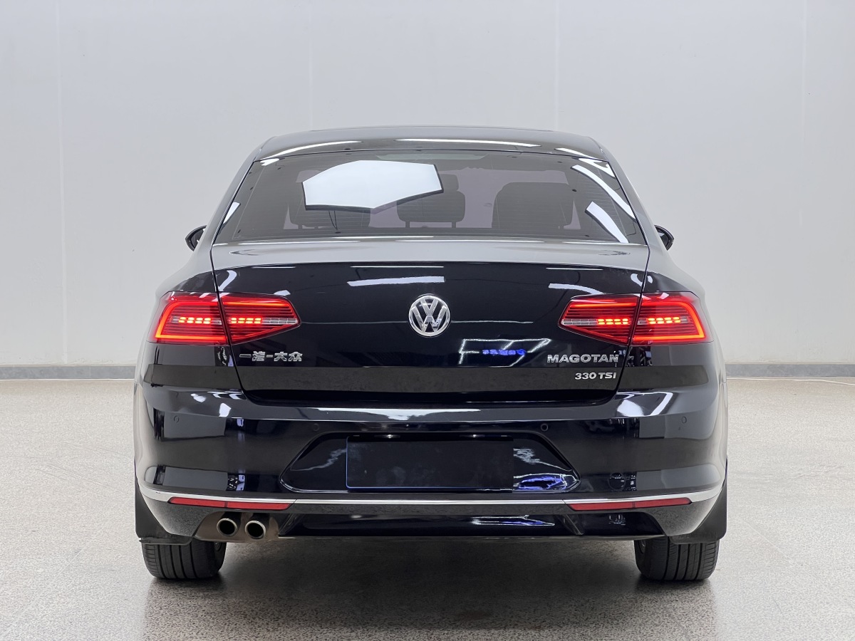 Volkswagen 2017 car image #6