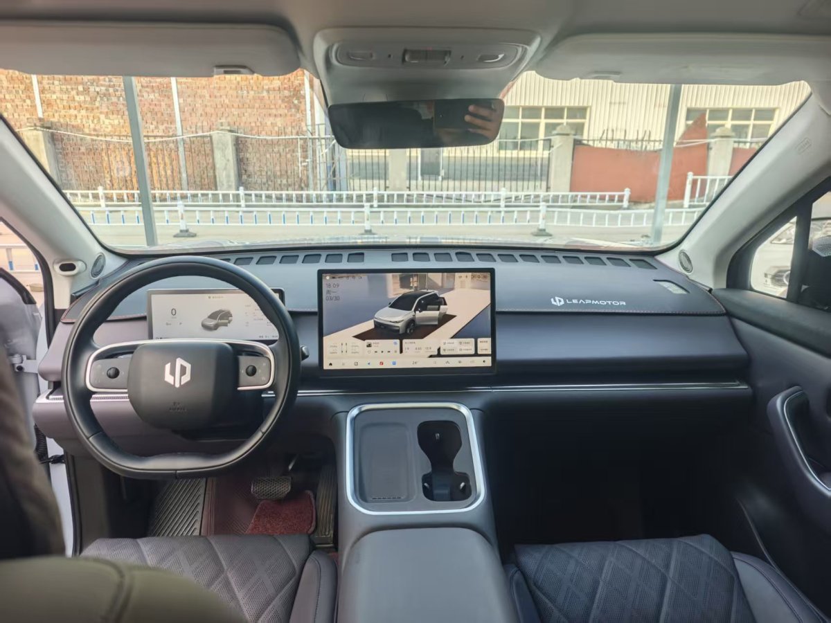 零跑汽车 零跑C16 2025 汽车图片 #6