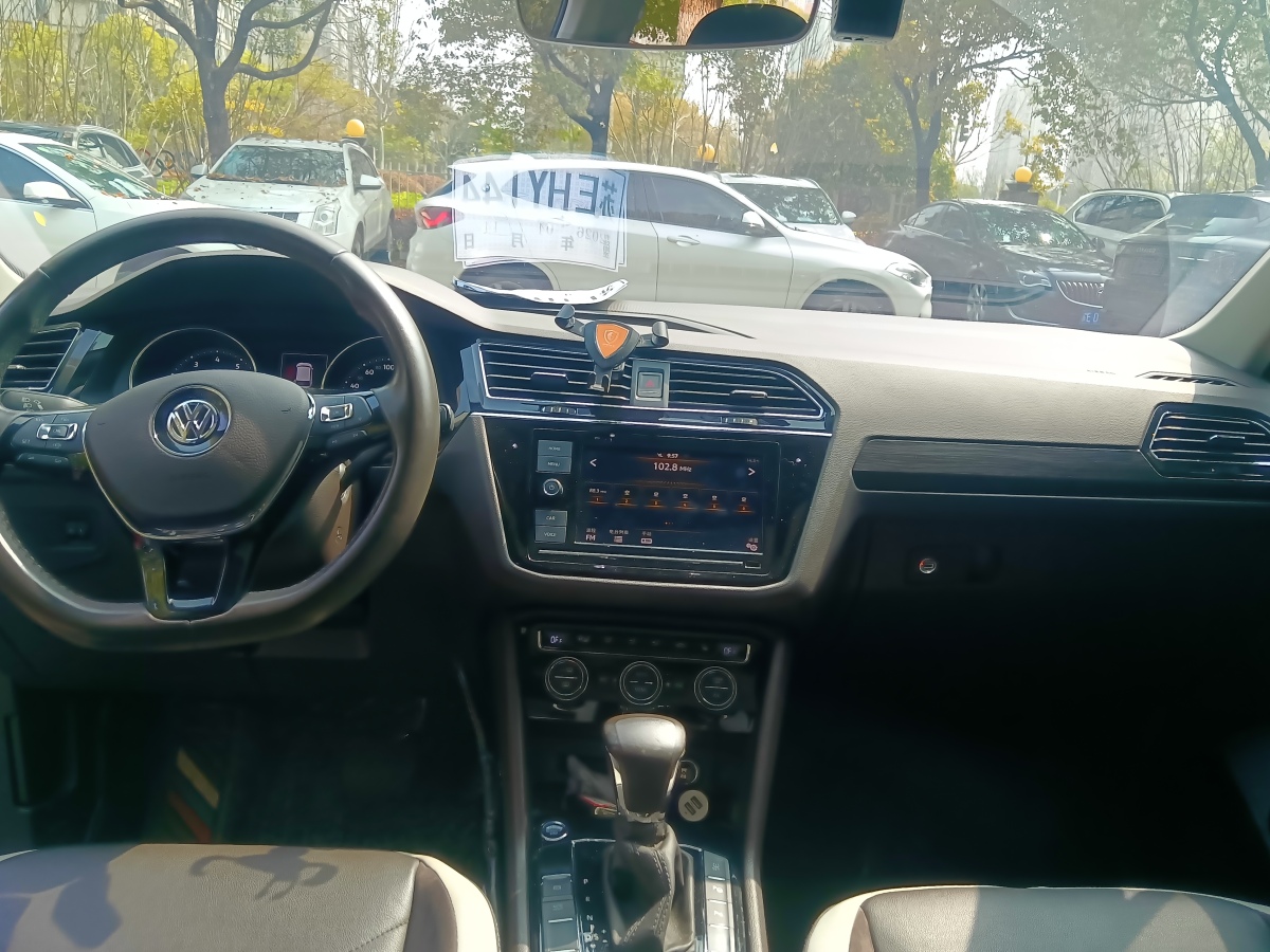 Volkswagen Tiguan L 2019 car image #6