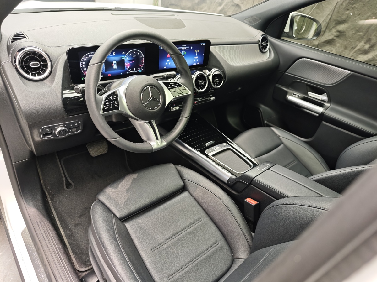 Mercedes-Benz 2024 car image #6