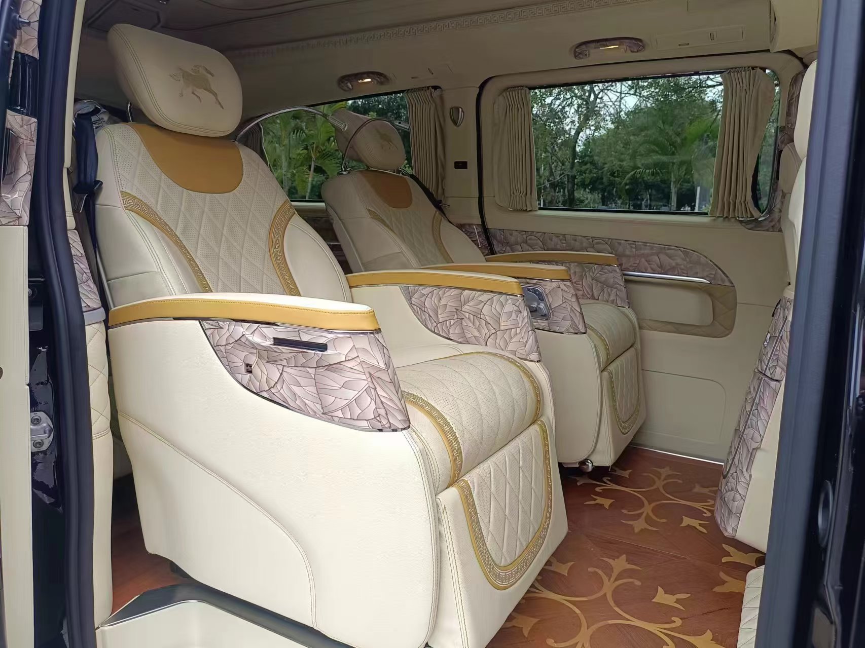 Mercedes-Benz V Class 2020 #6 Mercedes-Benz V Class 2020 car image #6