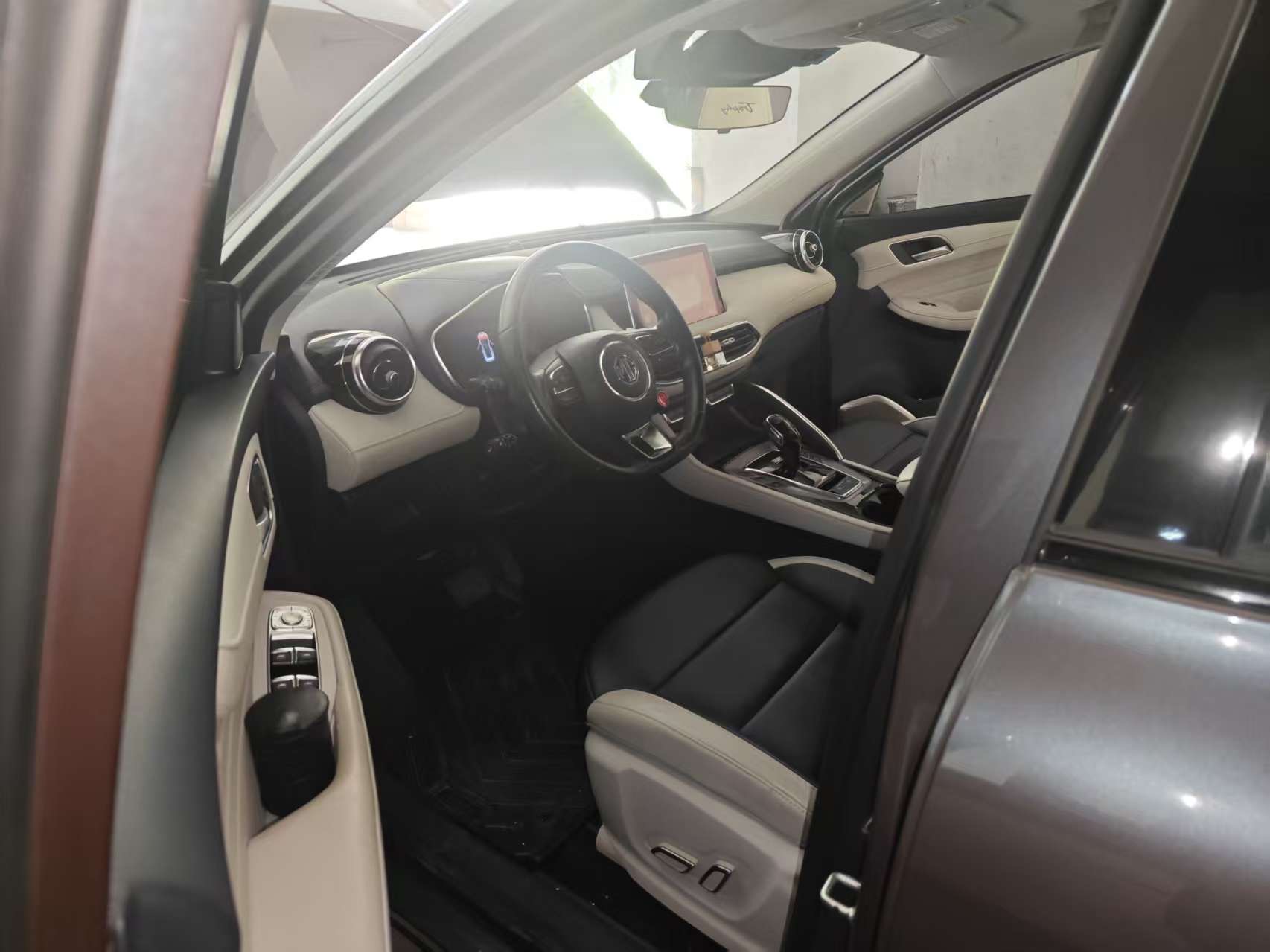 MG Pilot 2021 car image #6