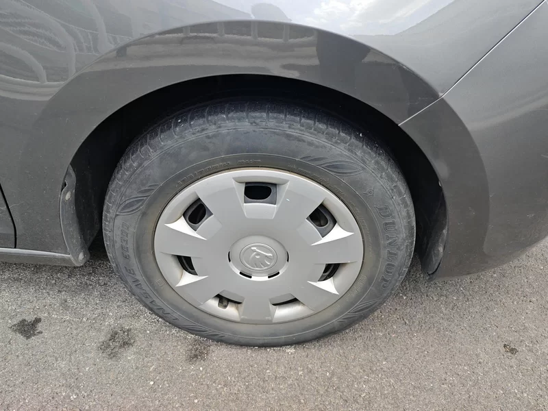 Skoda Rapid 2017 imagen de coche #6