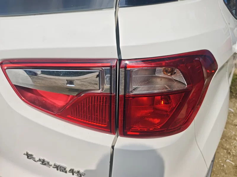 Ford EcoSport 2015 image de voiture #6