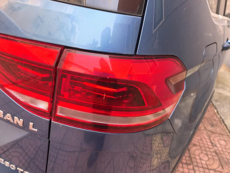 Volkswagen Touran 2018 car image #6