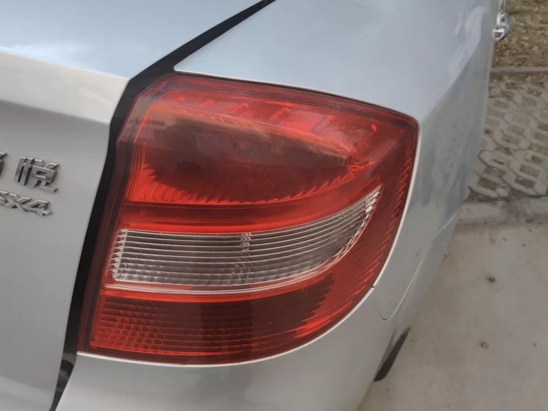 Suzuki SX4 Sedan 2012 image de voiture #6