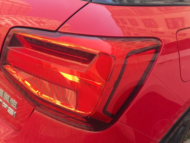 Audi Q2L 2019 car image #6