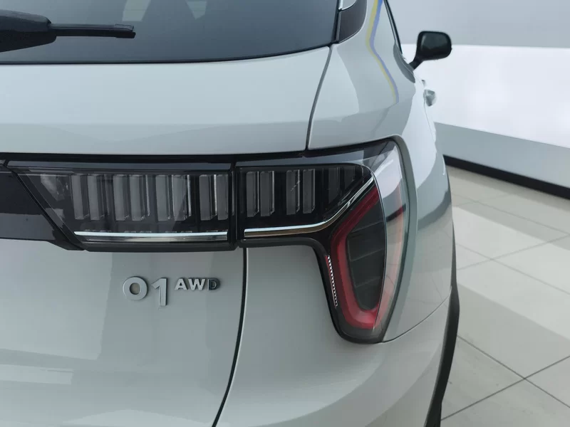 Lynk & Co 01 2018 #6 Lynk & Co 01 2018 car image #6