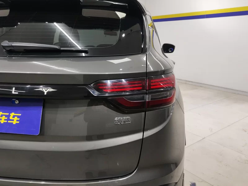 GEELY Coolray 2023 #6 GEELY Coolray 2023 car image #6