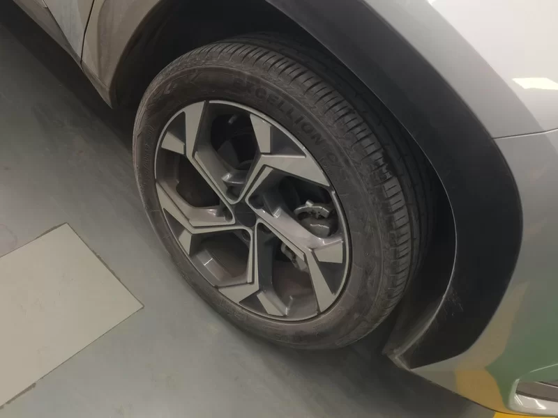 GEELY Boyue L 2023 car image #6