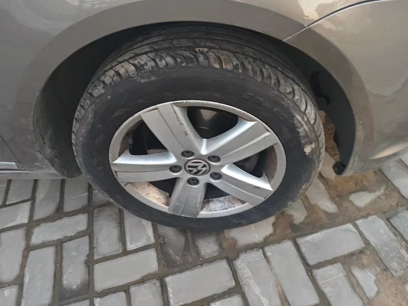 Volkswagen Touran 2015 car image #6