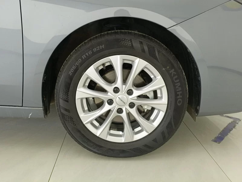 Roewe i5 2025 #6 Roewe i5 2025 car image #6