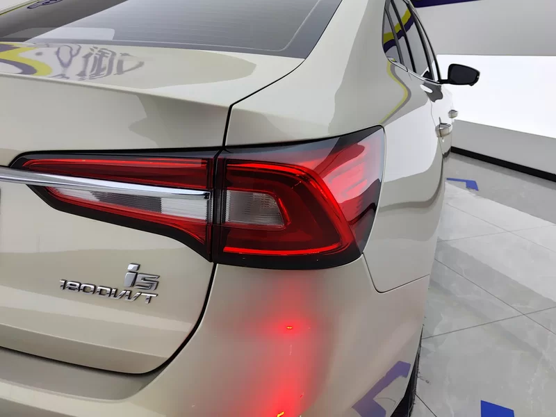 Roewe 2020 #6 Roewe 2020 car image #6
