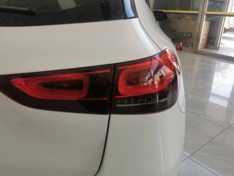 Mercedes-Benz GLA Class 2023 imagen de coche #6