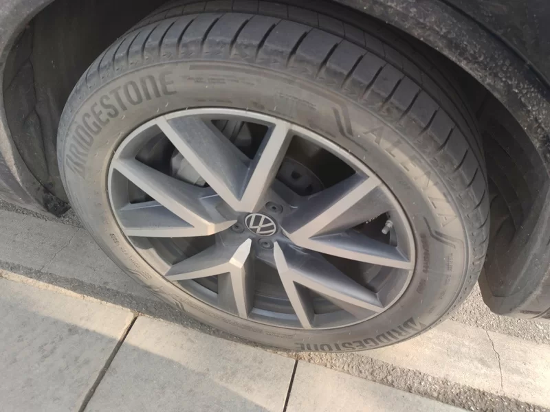 Volkswagen Touareg 2021 car image #6