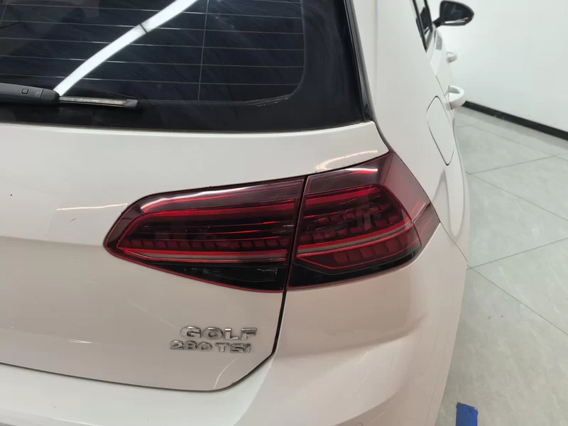 Volkswagen Golf 2020 car image #6