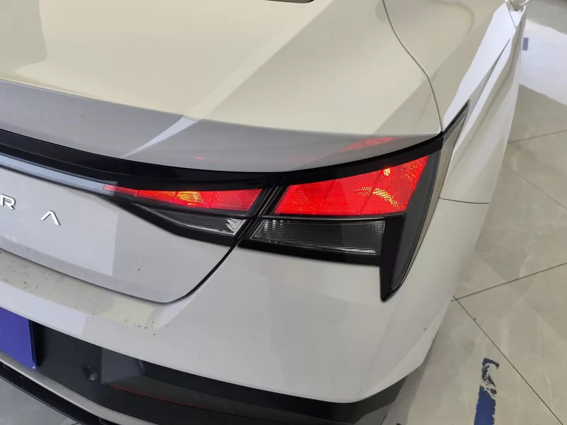 Hyundai Elantra 2023 car image #6