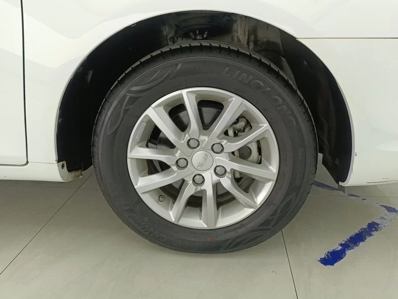GEELY Emgrand 2020 #6 GEELY Emgrand 2020 car image #6