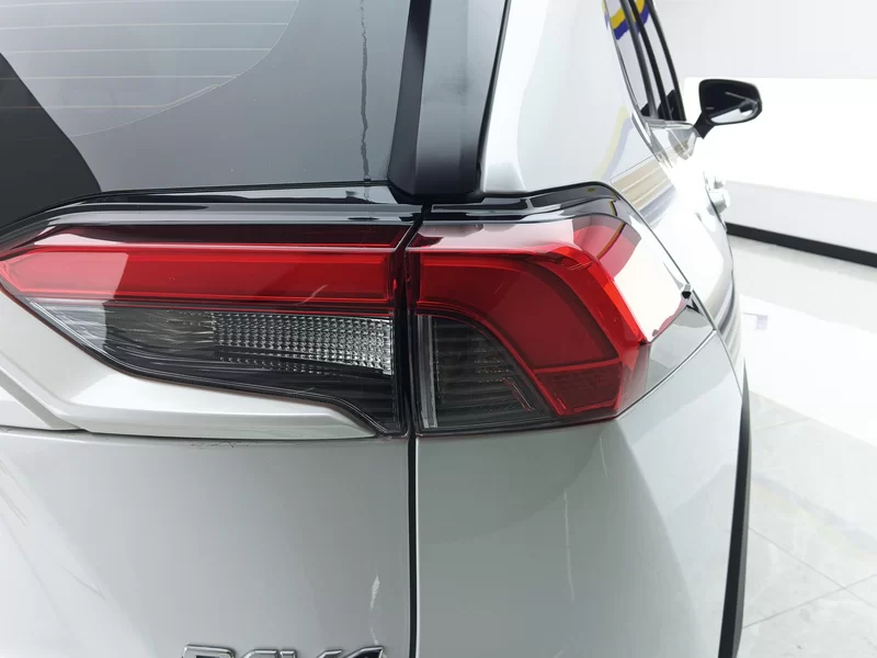 Toyota RAV4 2024 imagen de coche #6