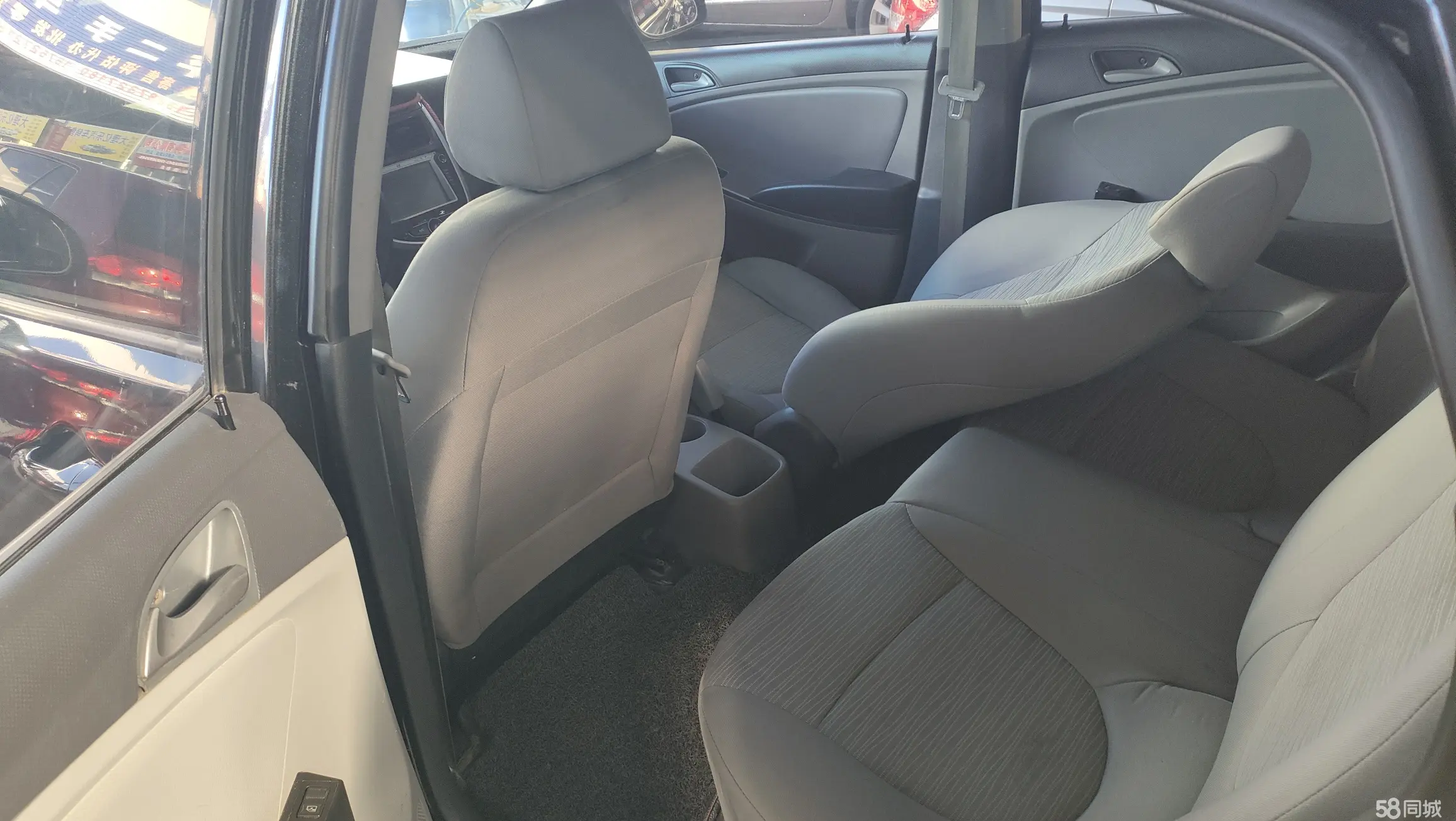 Hyundai Reina Hatchback 2014 immagine di auto #6