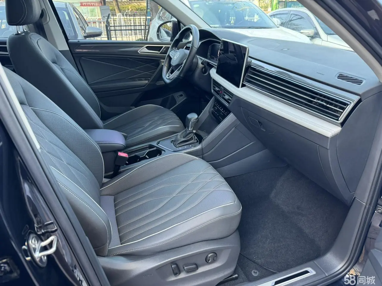 Volkswagen Tiguan L 2022 car image #6