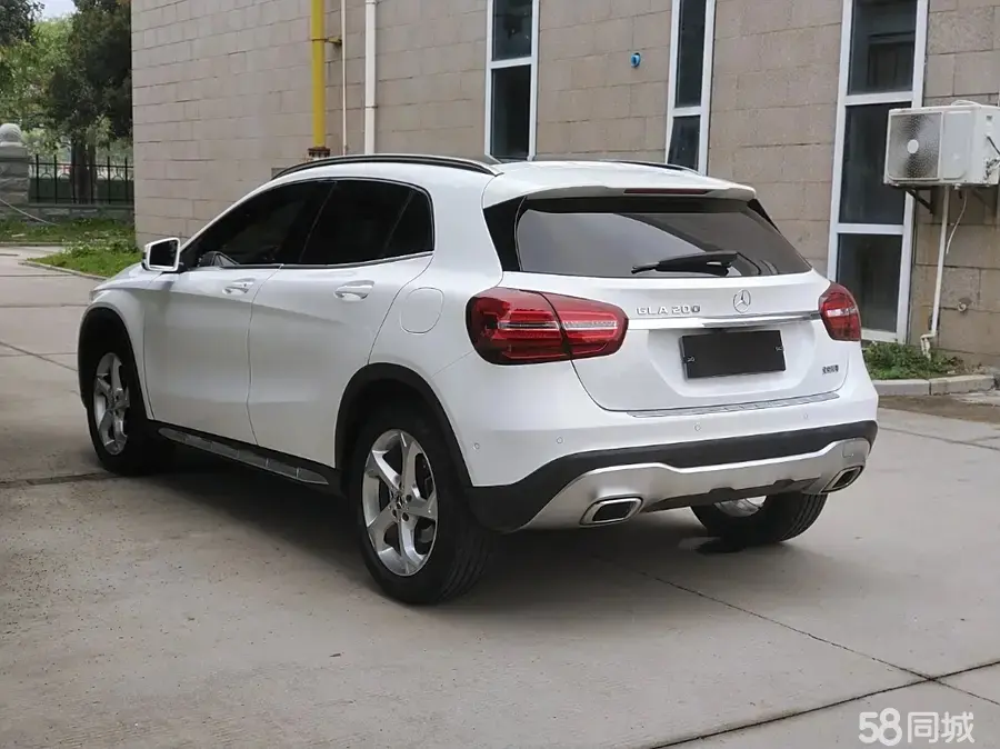 Mercedes-Benz GLA Class 2019 car image #6