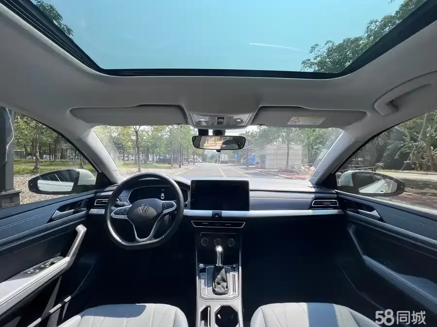 Volkswagen e-up! 2022 immagine di auto #6