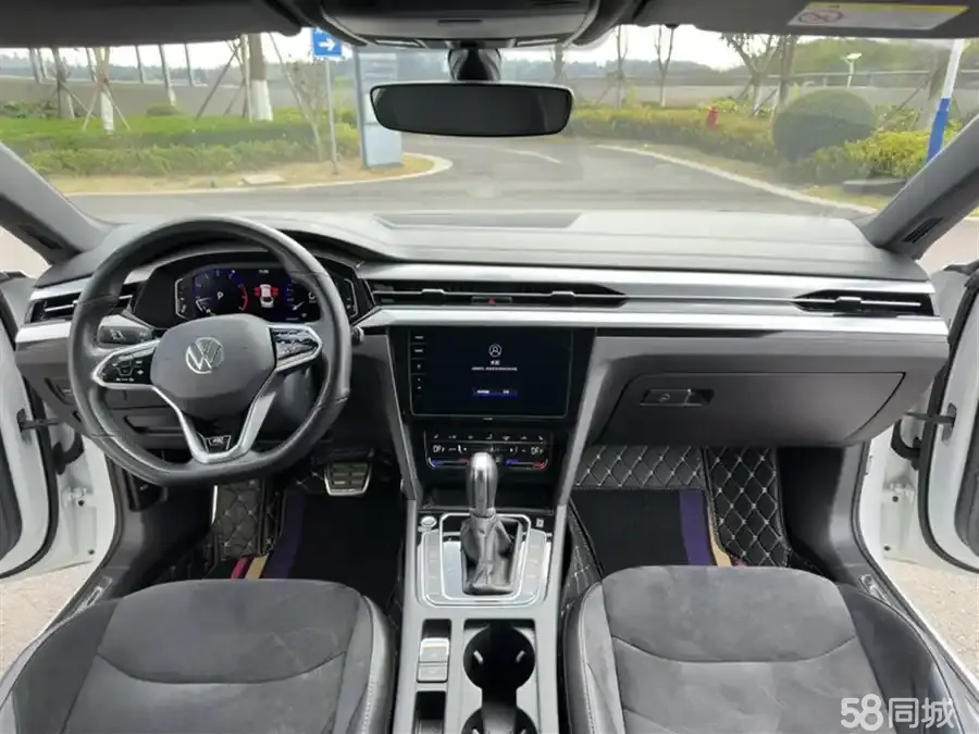 Volkswagen e-up! 2020 immagine di auto #6