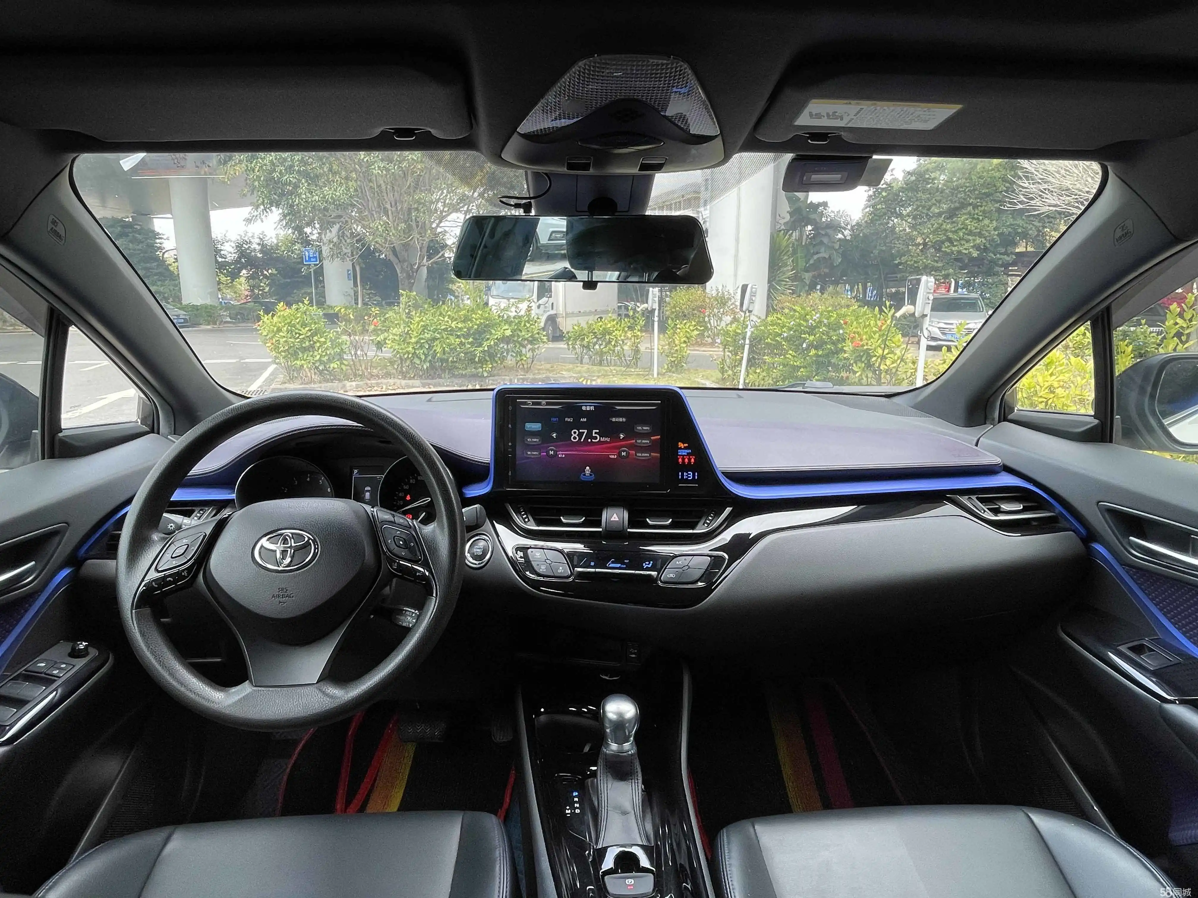 Toyota C-HR 2020 car image #6