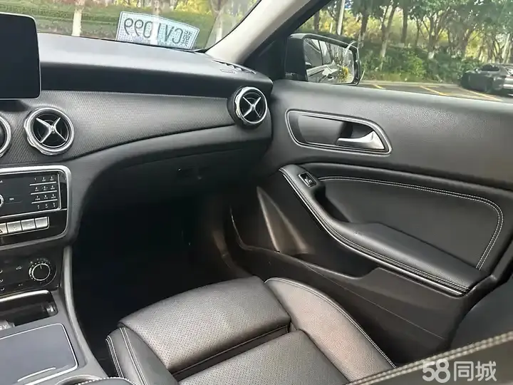 Mercedes-Benz GLA Class 2019 car image #6